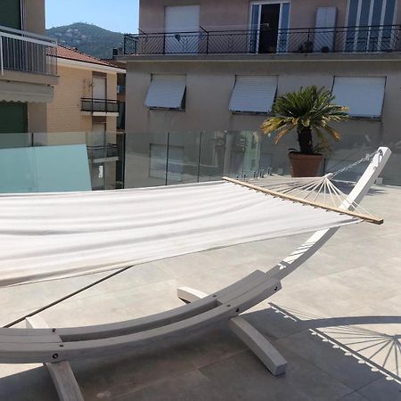 Appartamento Spotorno Con Ampio Terrazzo Attrezzato Anche Con Angolo Cottura Eksteriør billede